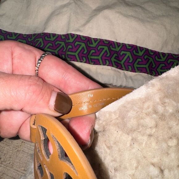 Tory Burch Miller cloud shearling carmel Slip-Oncorn/buttermilk sandals Size 7 - Picture 8 of 13